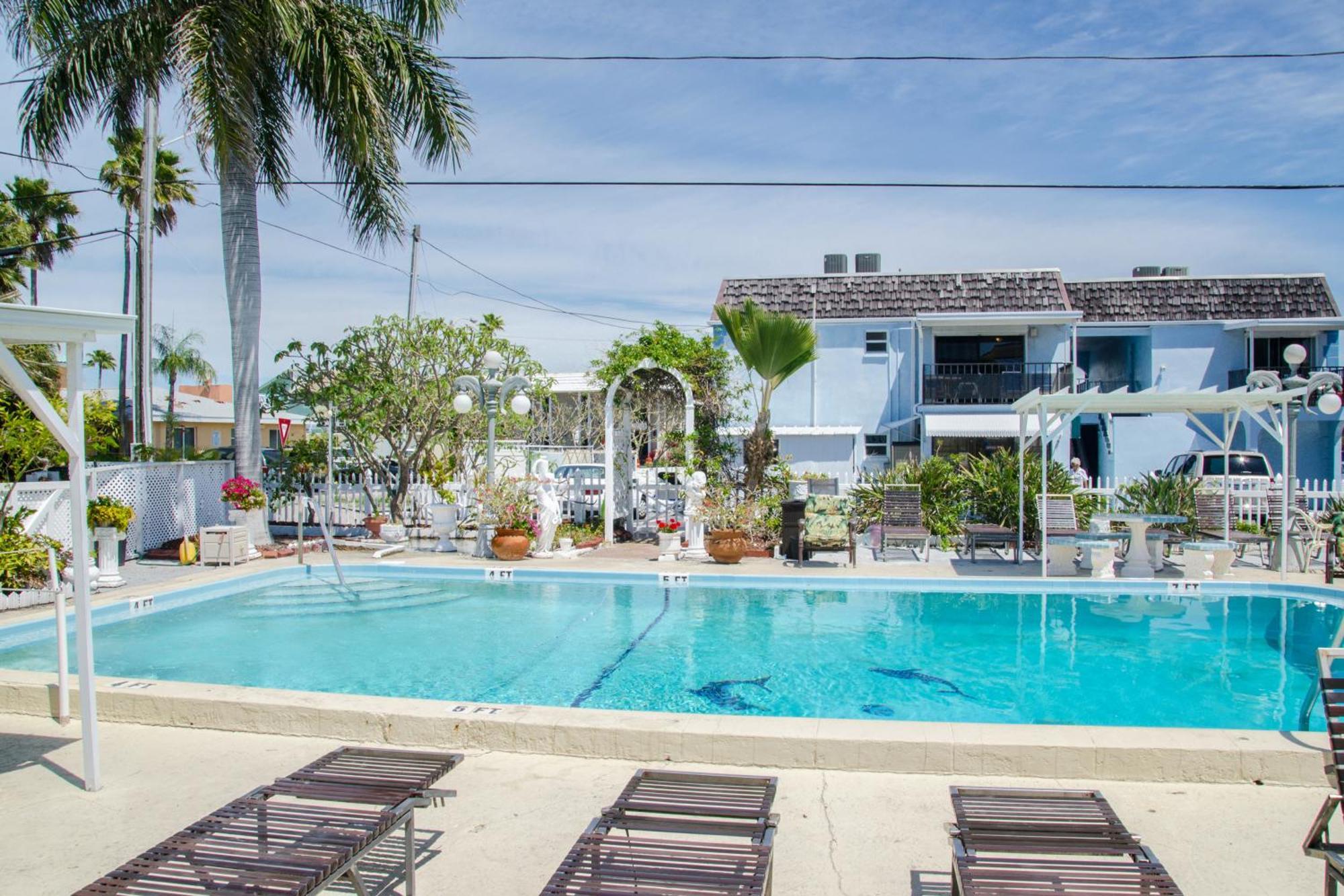 Twins Inn & Apartments 세인트피트비치 객실 사진